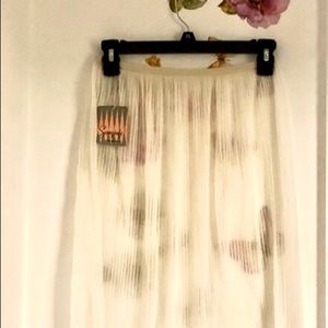 Beautiful white skirt for women